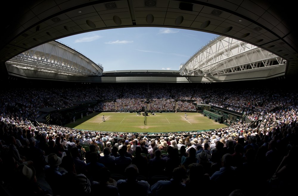 Wimbledon çatısının altında avantaj seti